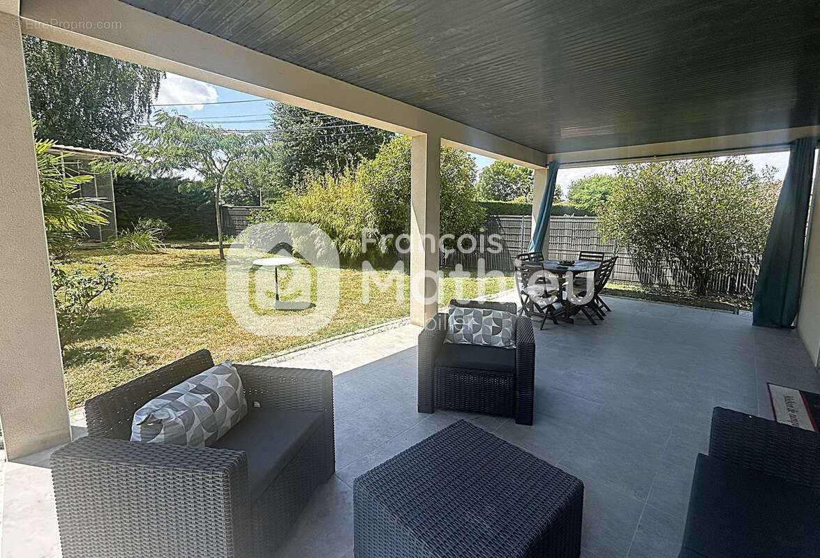 Relevant - Maison T5 avec piscine, garage, dépendance et terrain d'environ 1031m2. - photo 20