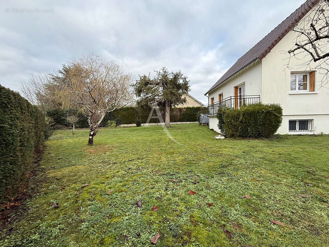 Maison à LE CHATELET-EN-BRIE