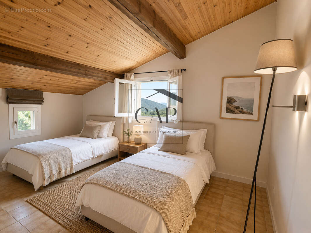 Maison familiale avec vue mer, jardin piscinable et fort potentiel - photo 15