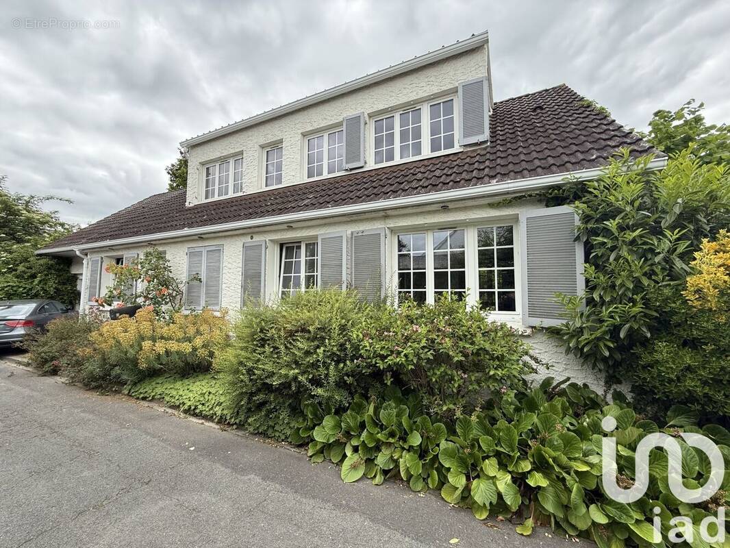 Photo 1 - Maison à LE MEE-SUR-SEINE