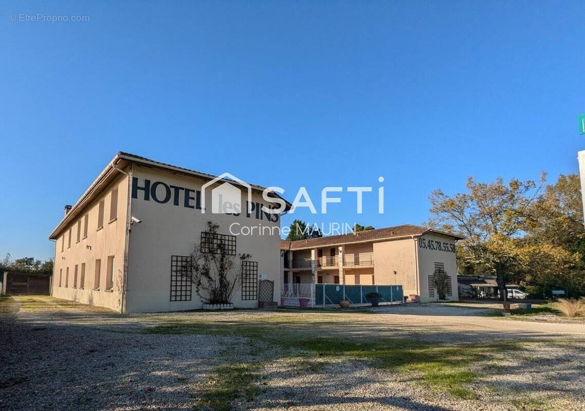 Photo 1 - Commerce à BARBEZIEUX-SAINT-HILAIRE