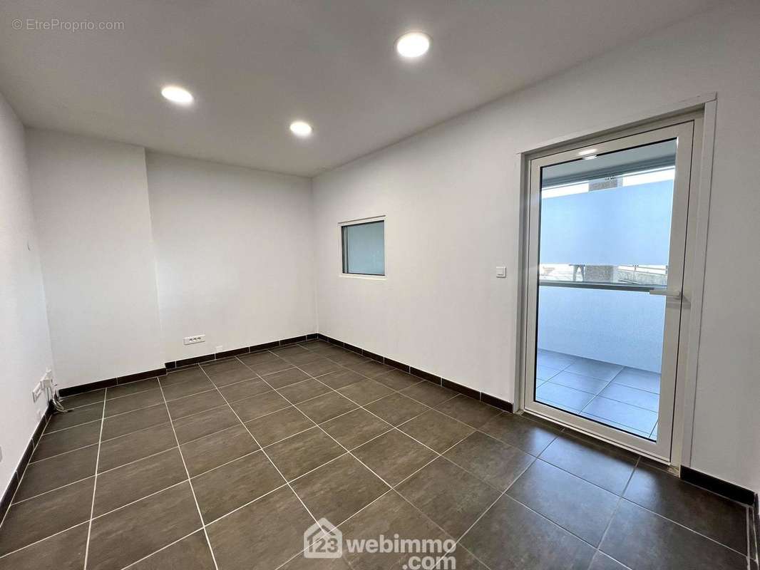 La deuxième pièce principale - Commerce à SAN-MARTINO-DI-LOTA