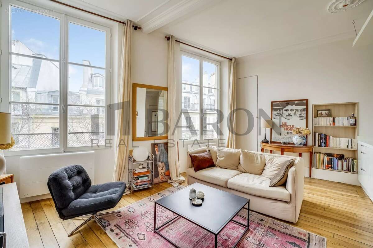 Appartement à PARIS-2E