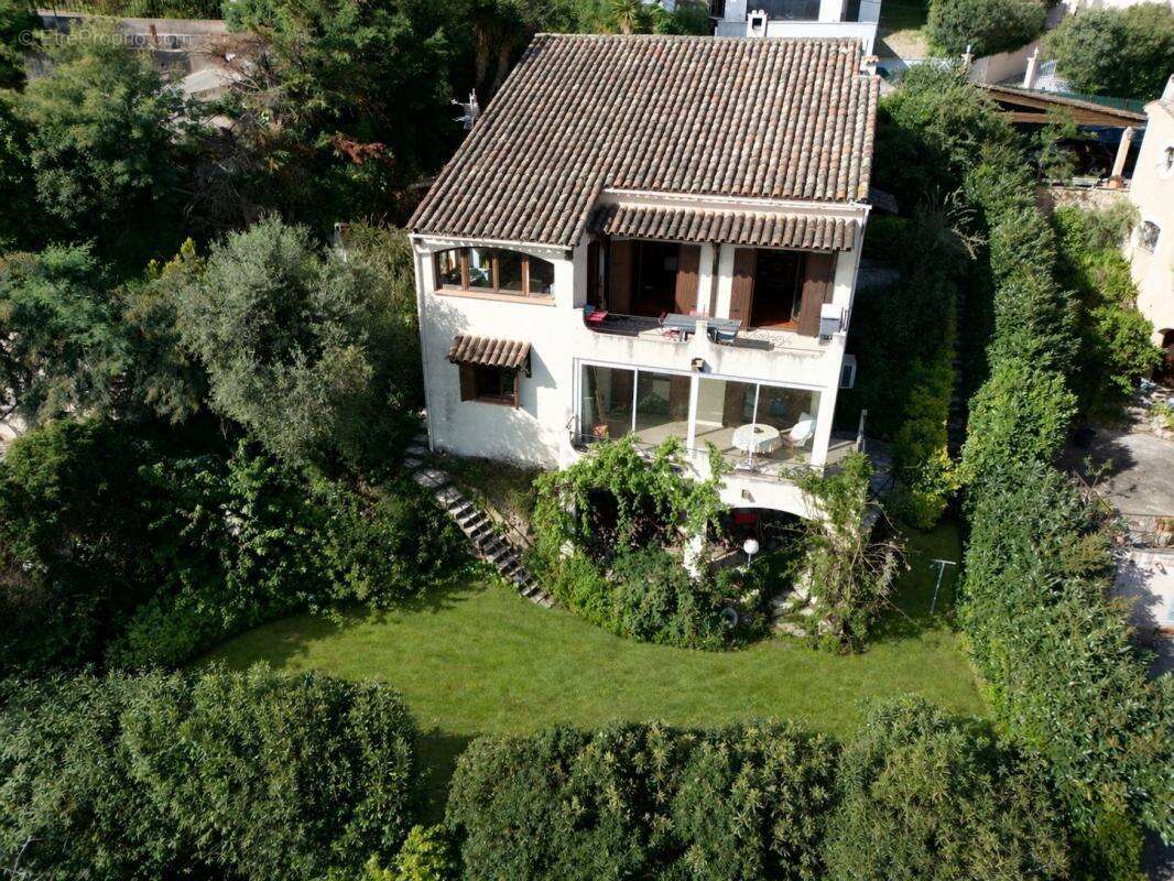 Maison à MANDELIEU-LA-NAPOULE