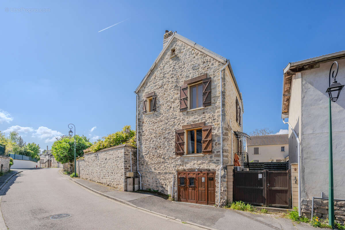 Maison à ENNERY