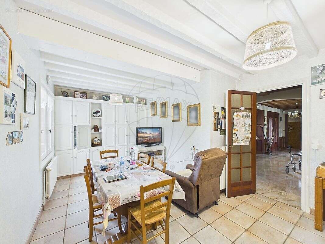 Maison à FONTCOUVERTE