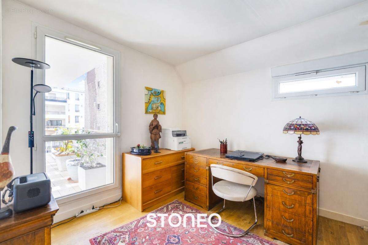 Appartement à LEVALLOIS-PERRET
