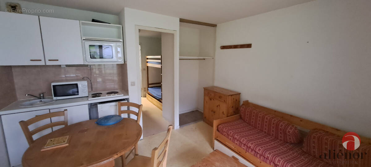 Appartement à MORILLON