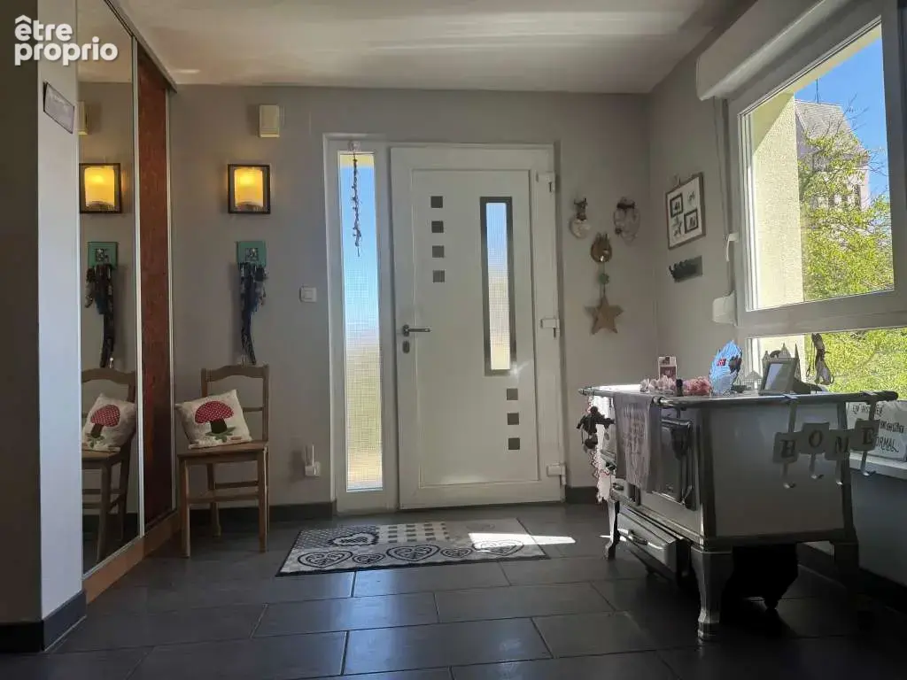 Jolie maison de campagne avec un grand terrain, située dans un beau cadre paisible . - photo 4