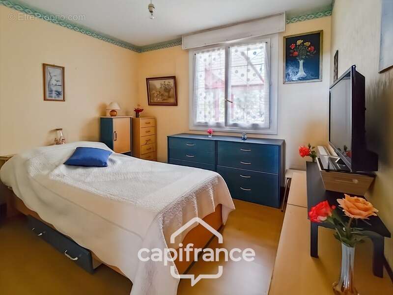 Maison à vendre 5 pièces LA CHAPELLE HUON (72)  -  Terrain 1648 m²  - - photo 13