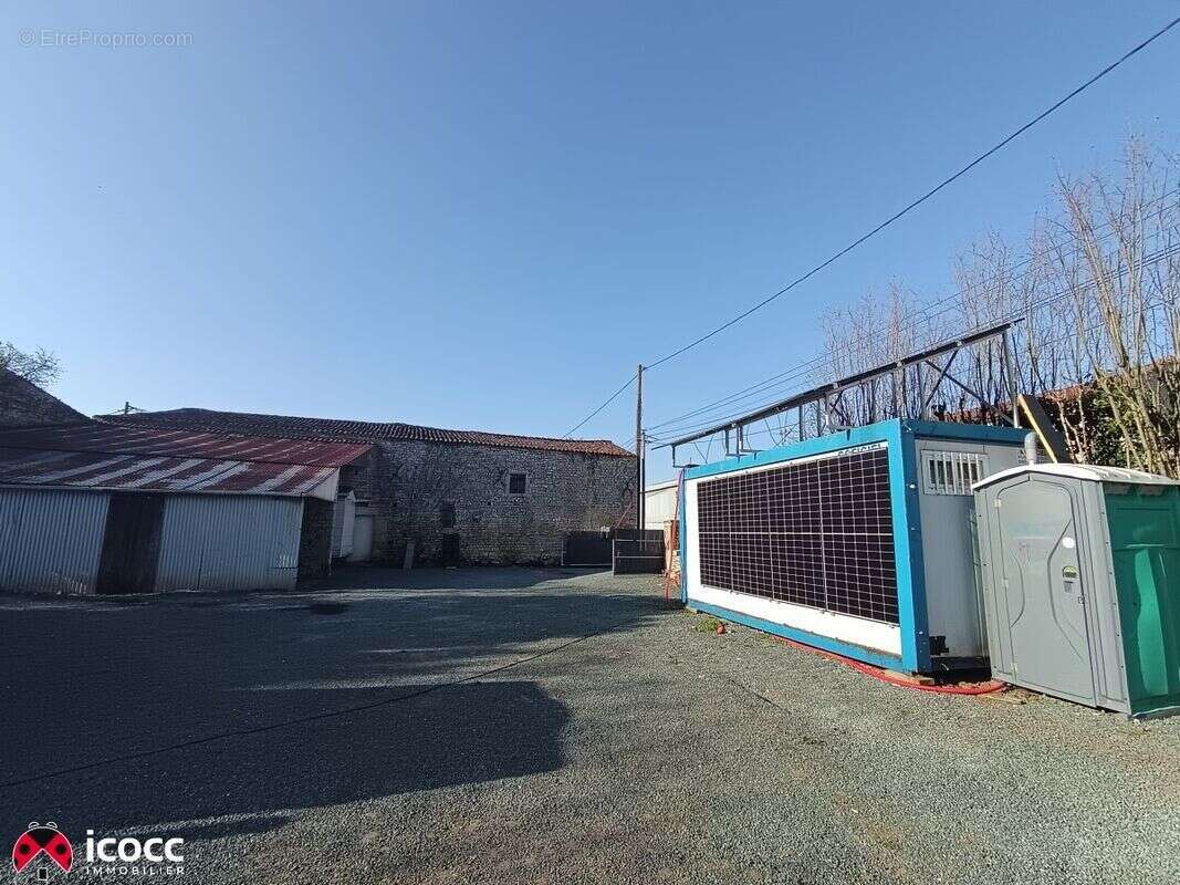 Maison à SAINT-ETIENNE-DE-BRILLOUET