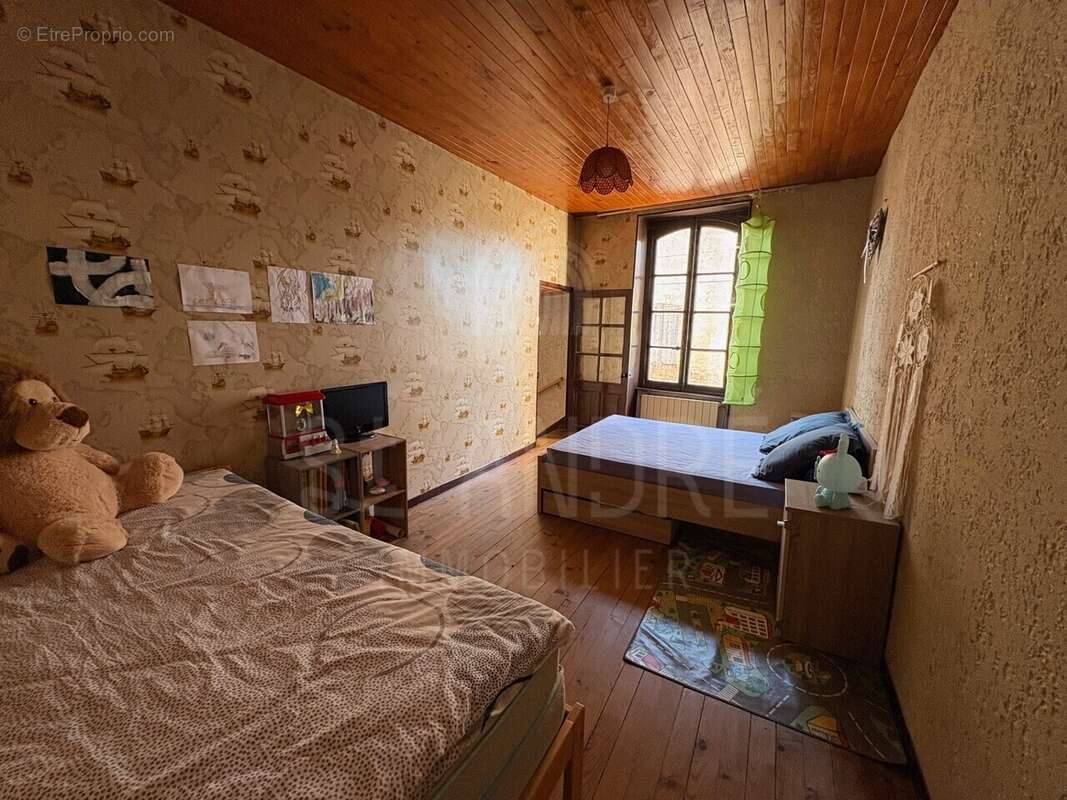 Maison à BEAUREPAIRE