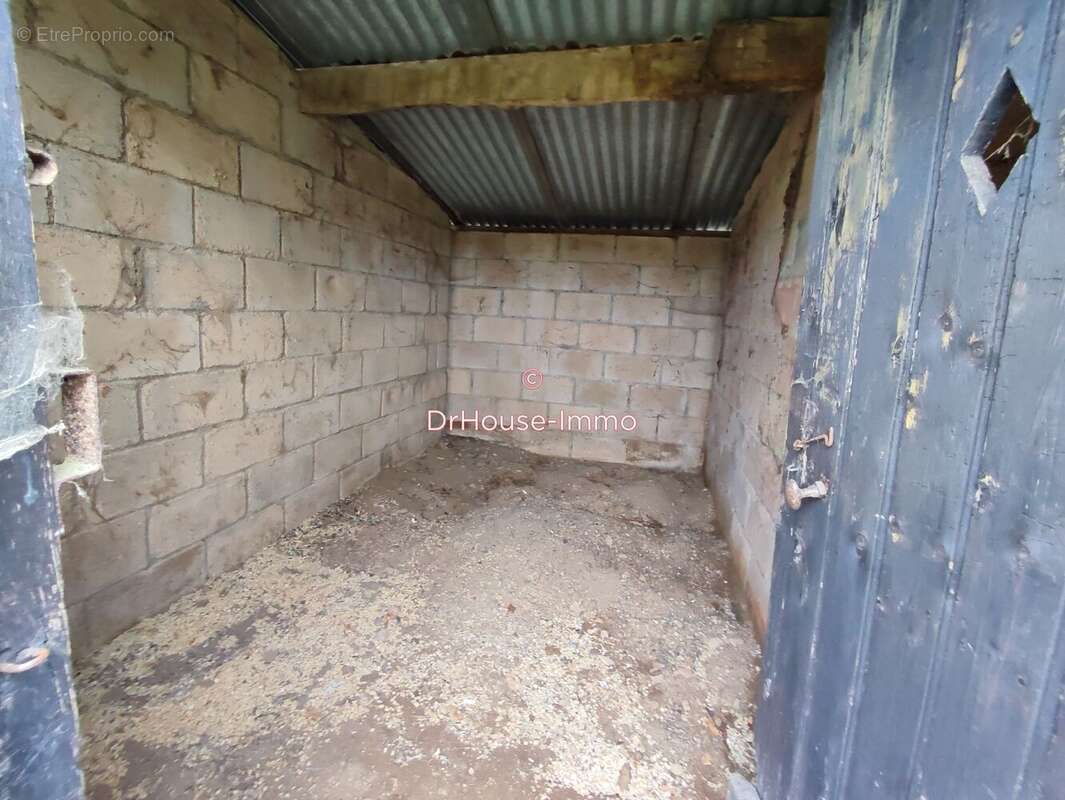 Terrain à LA LANDE-PATRY