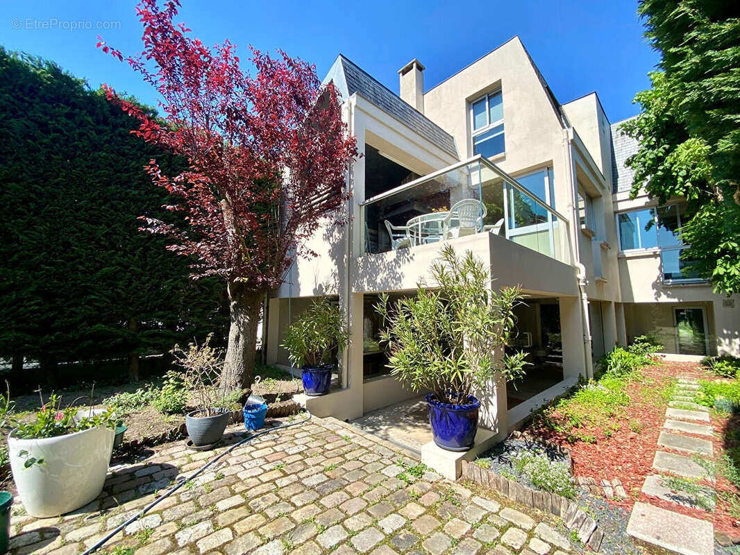 Maison à SARTROUVILLE