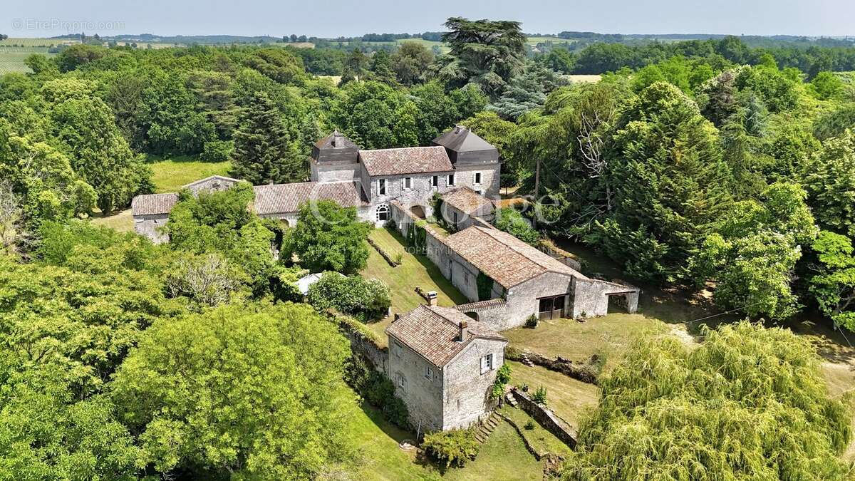 Maison à GENSAC