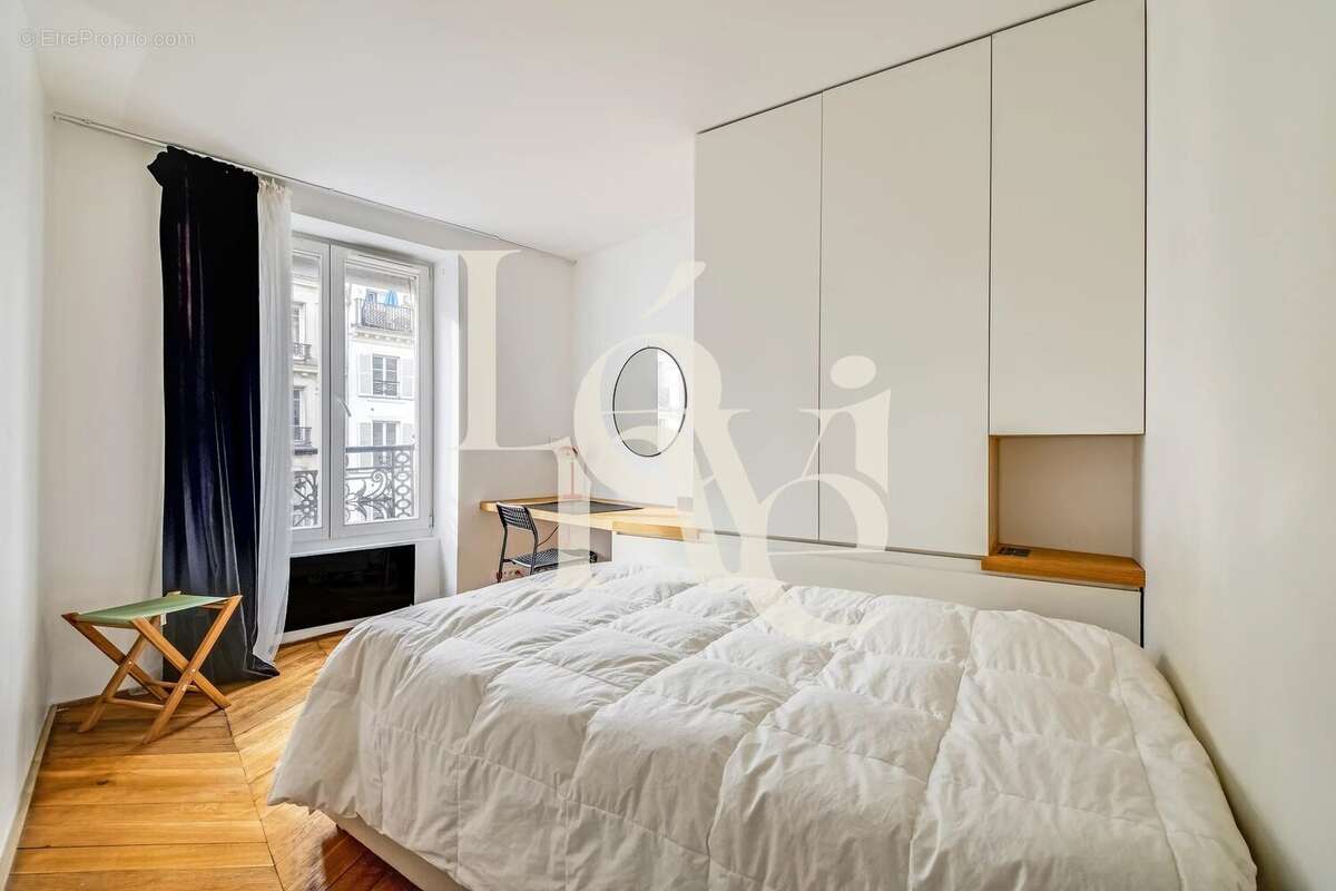 Appartement à PARIS-10E