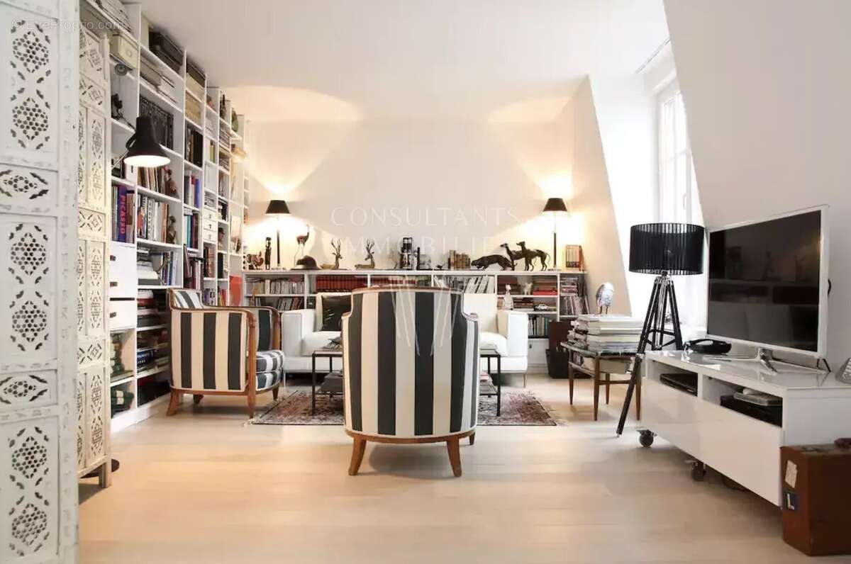 Appartement à PARIS-17E