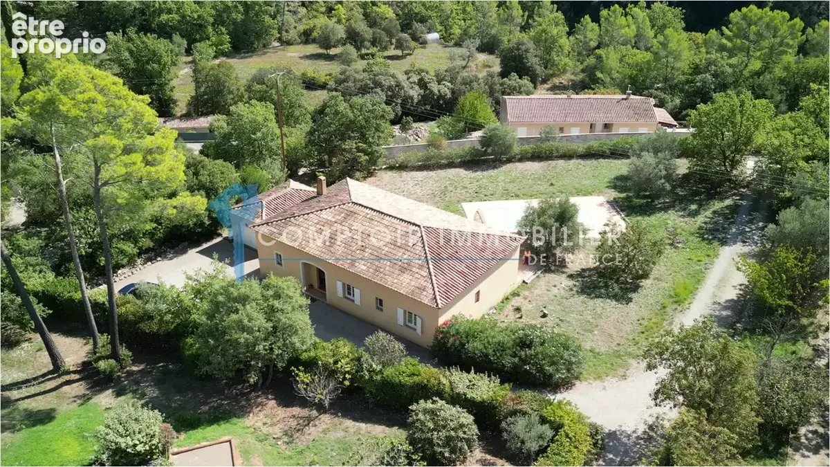 À VENDRE (83) - BARGEMON - Villa avec piscine et vue sur les collines - photo 2