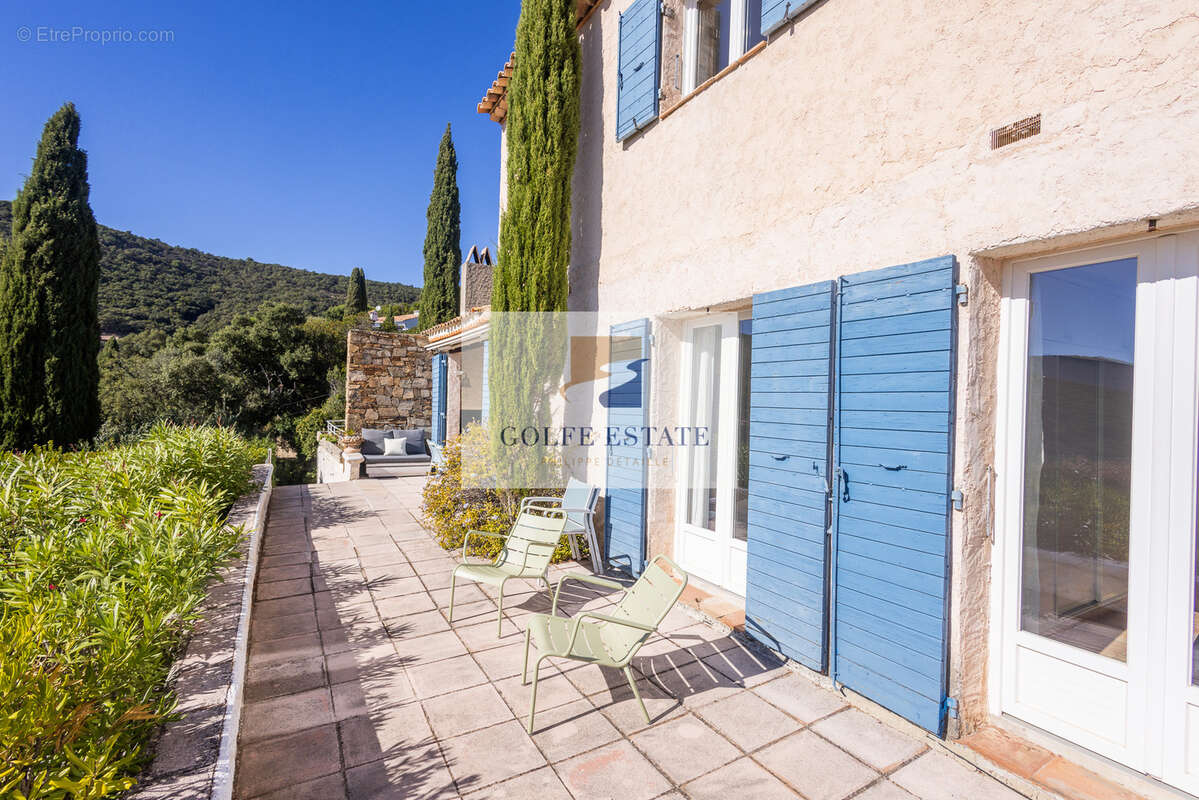 Vue mer panoramique, maison mitoyenne avec 4 chambres - photo 2