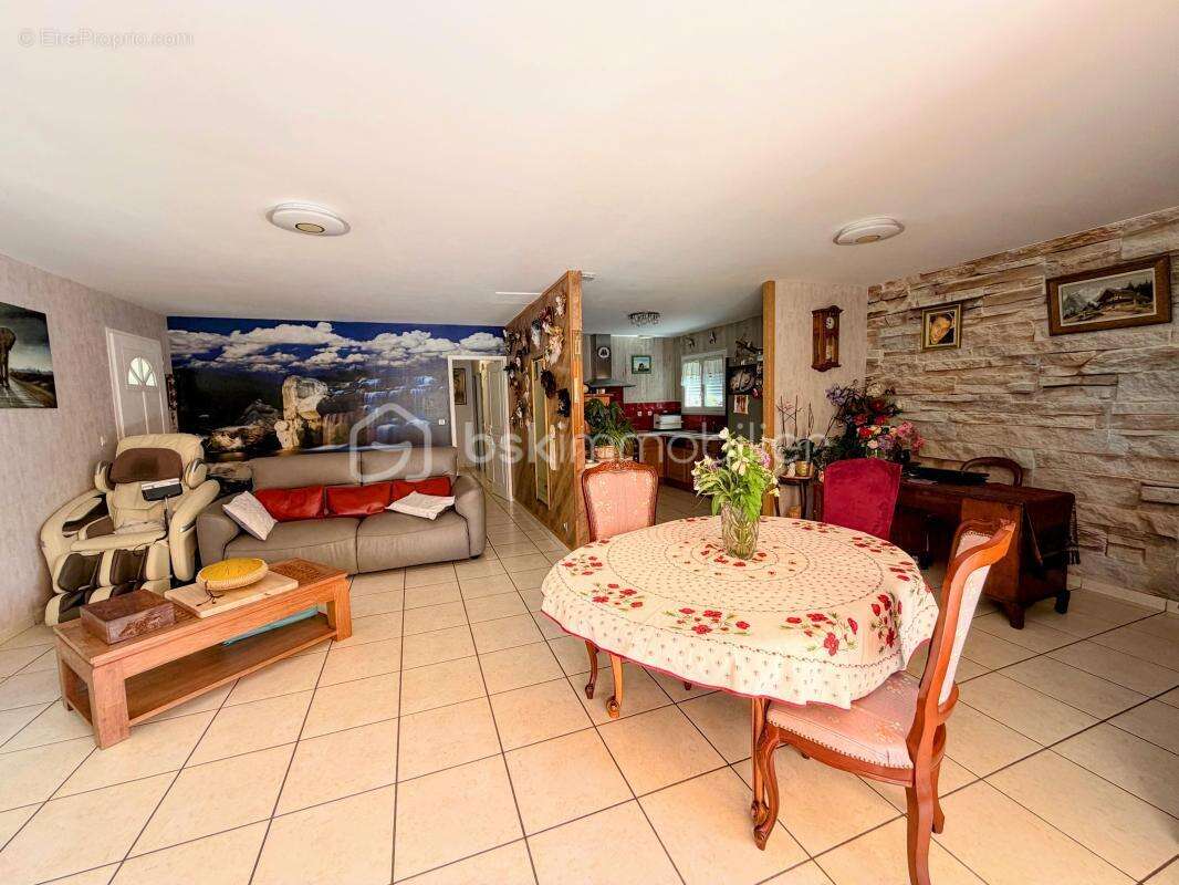 Propriété avec maison de plain-pied et son studio et son beau terrain de 3333 mètres avec piscine de 9X4 à l'abri des regards - photo 14
