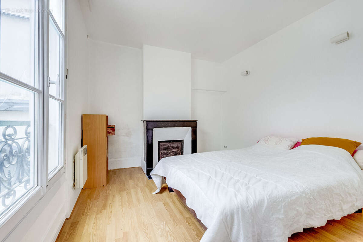 Appartement à PARIS-14E