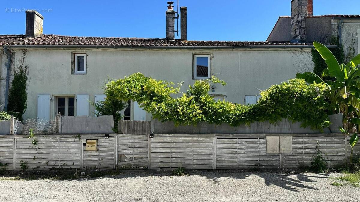 Photo 1 - Maison à LES GONDS