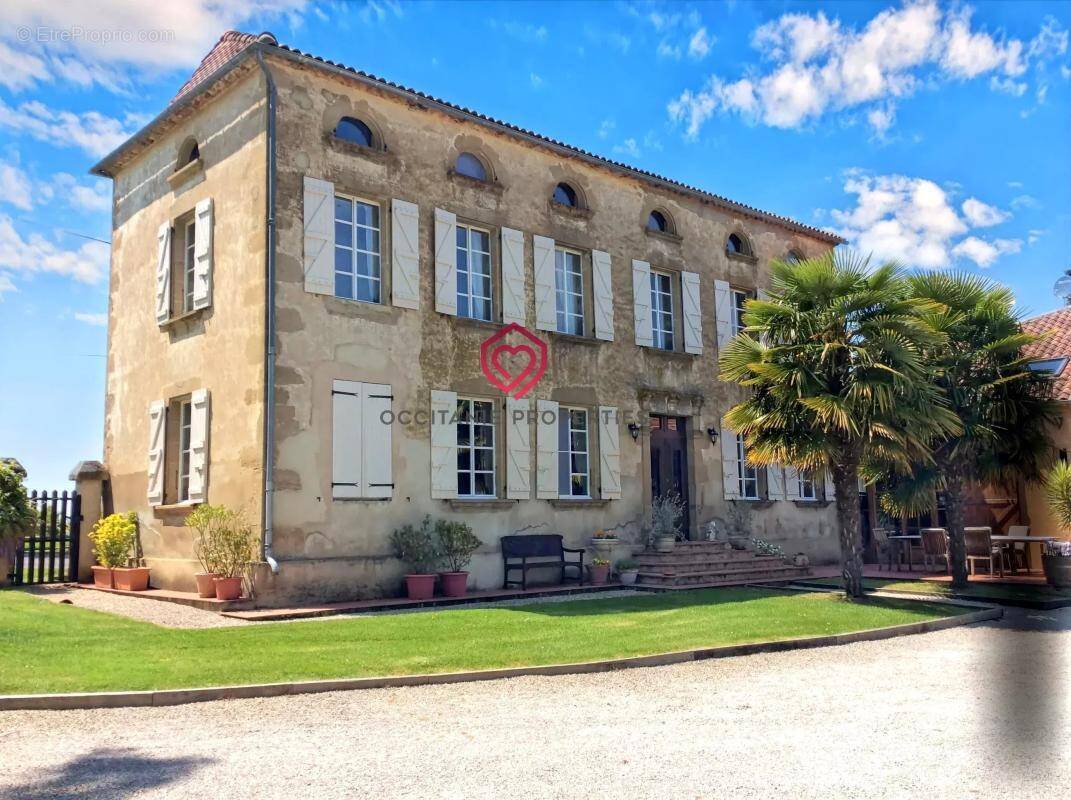 Maison à COULOUME-MONDEBAT