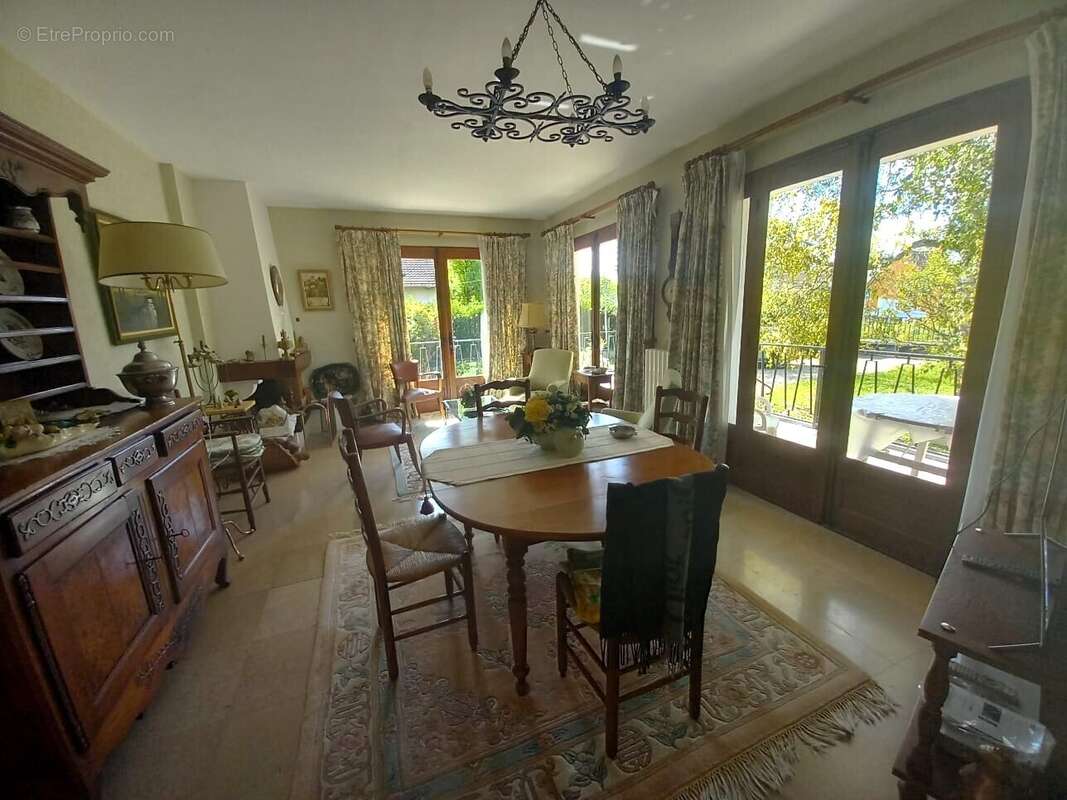 Maison à PONT-SUR-YONNE