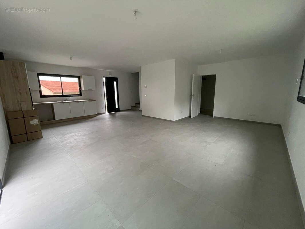 Maison à SALAISE-SUR-SANNE