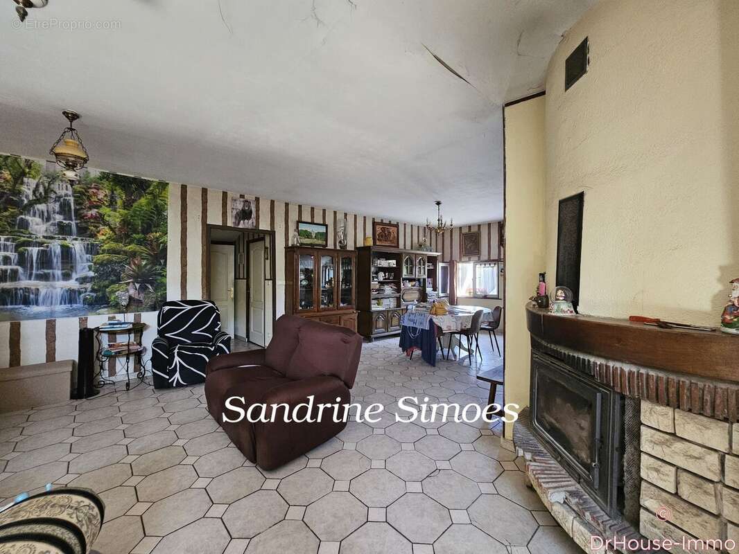 Commerce à MONTMORILLON