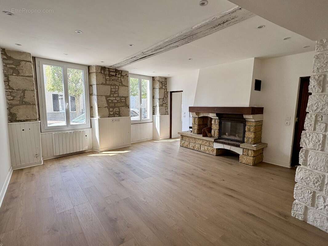 Maison 114 m² à Boynes  - photo 4