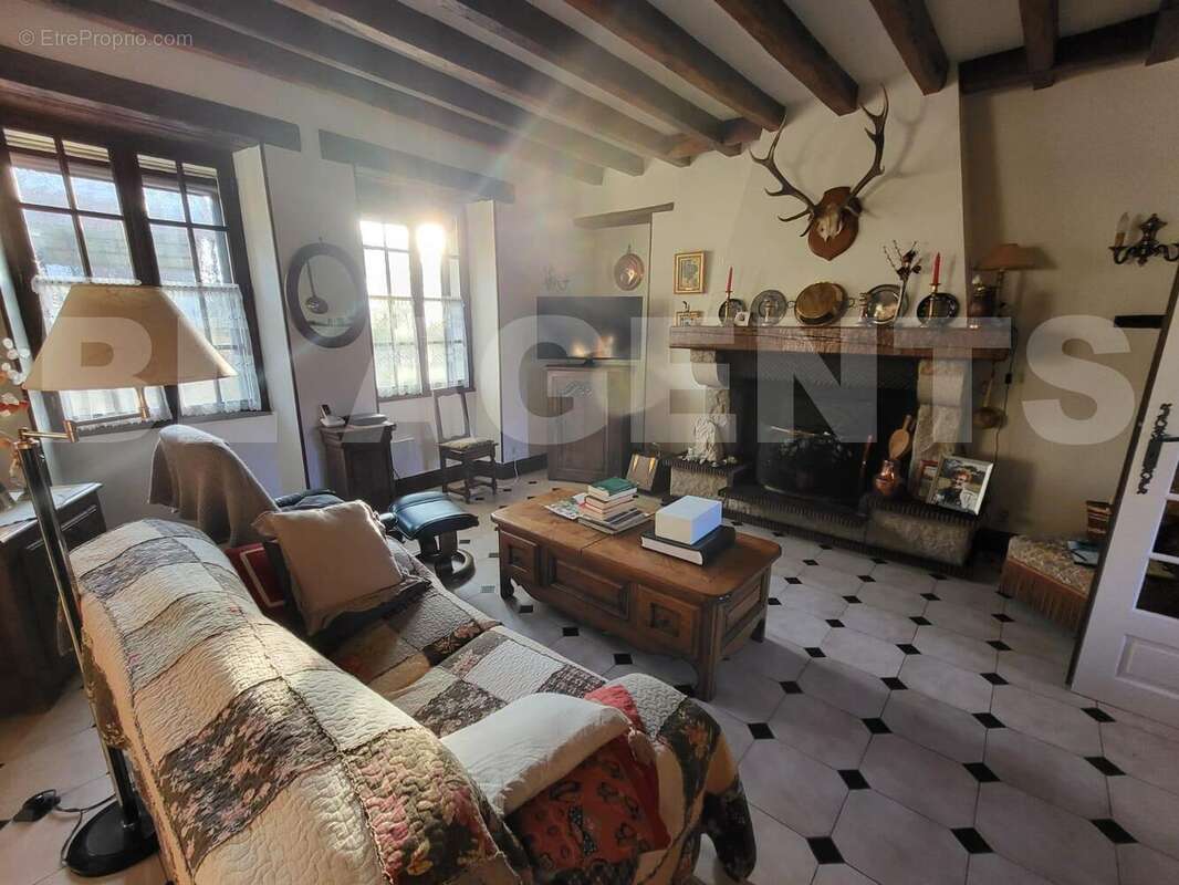 8 - Maison à CONDE-EN-BRIE