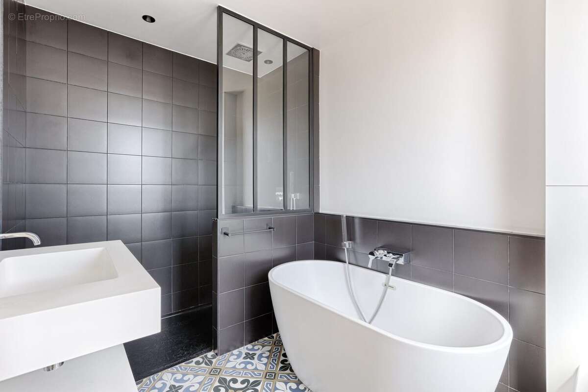 Appartement à LA GARENNE-COLOMBES
