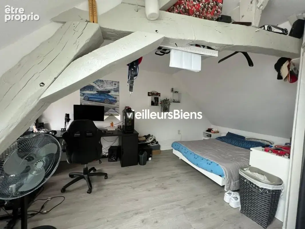 Ensemble immobilier - 134 m² composé d'une maison louée (T4) et d'une maison libre (T2) + grange et garages - photo 8