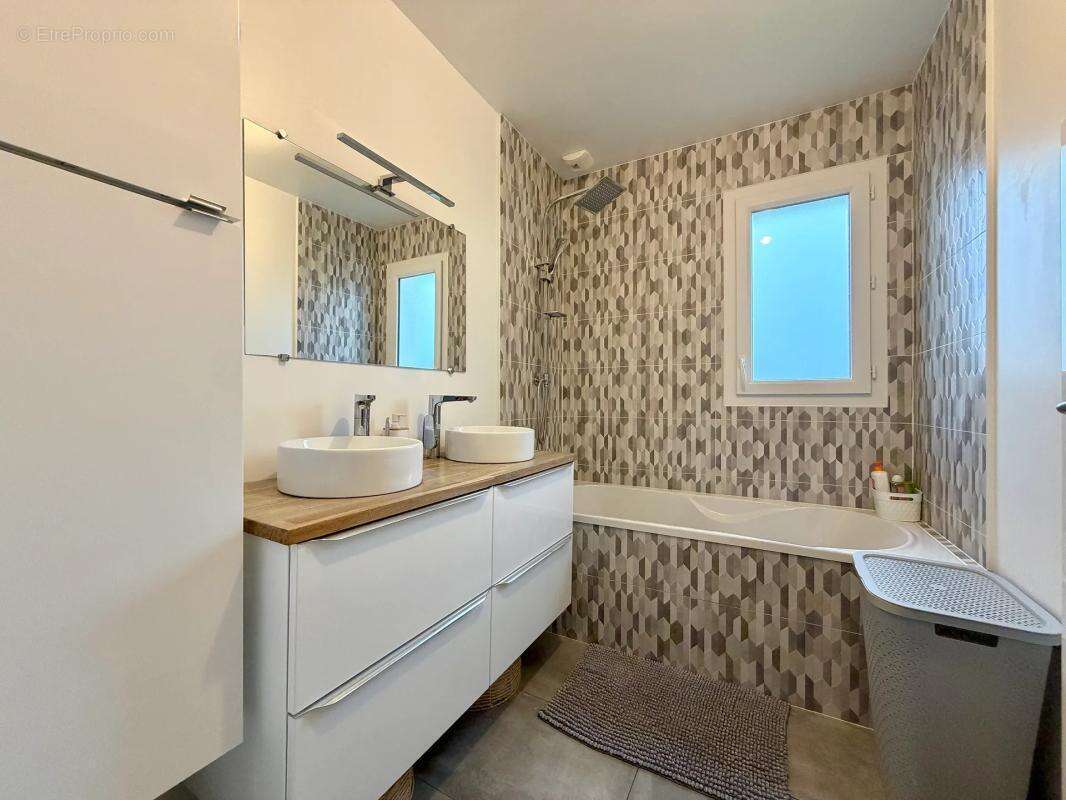 Maison à BEAUVOIR-SUR-MER