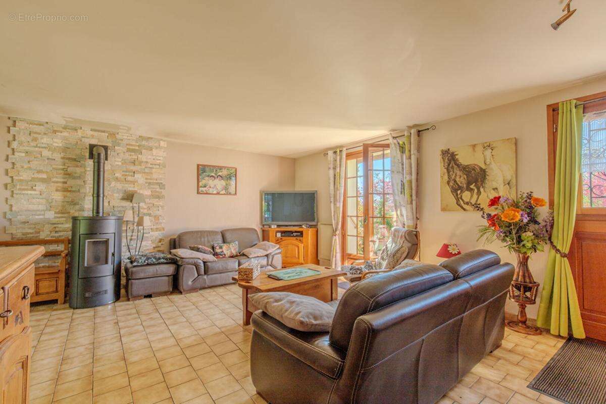 Exclusivite proprietes-privees : maison familiale à gaillon-sur-montcient - photo 4