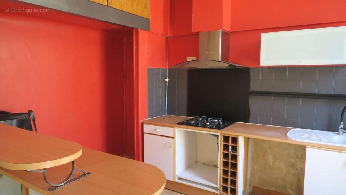 Appartement à MARSEILLE-5E