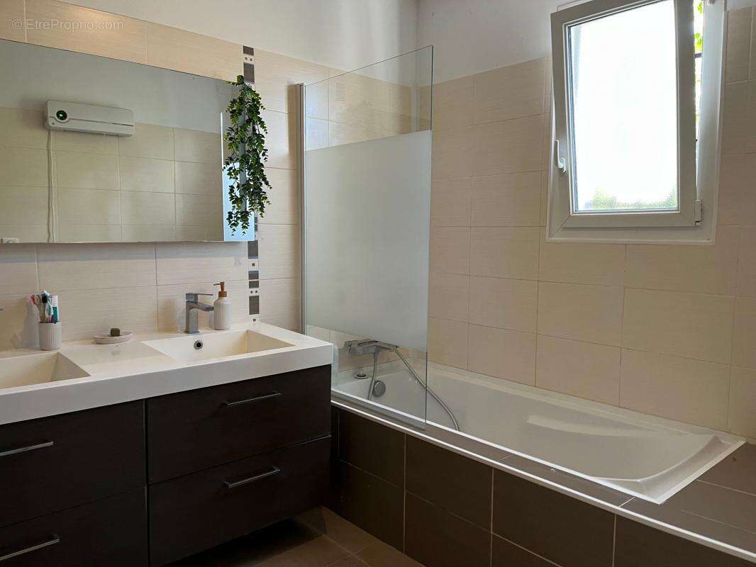 Maison à VILLEVEYRAC