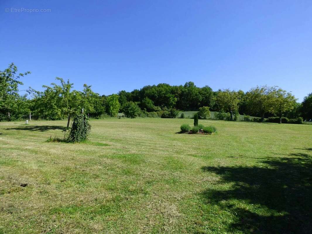 Maison à SAINT-PRIVAT-DES-PRES