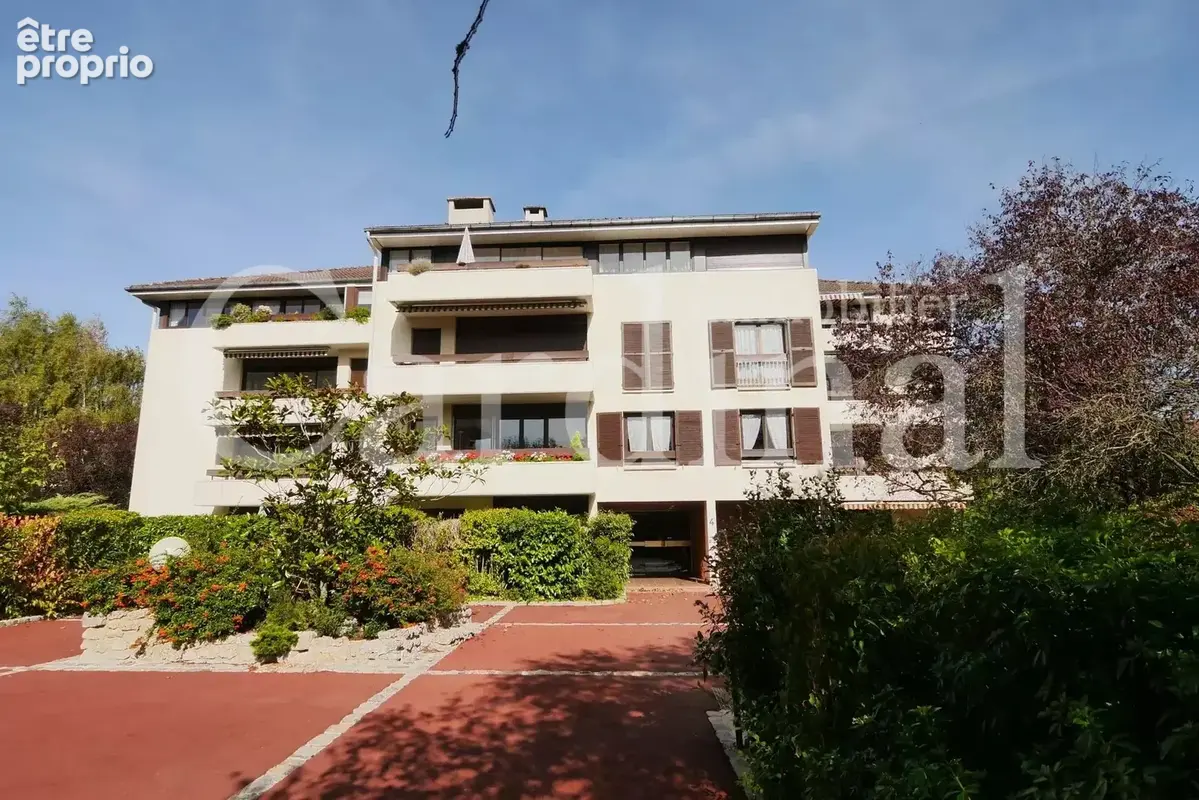 107 m² au cœur du village – tram t13 – double garage - photo 5