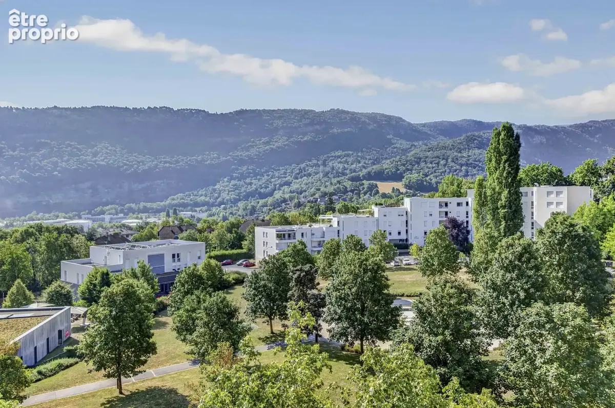 Coup de cœur assuré pour ce magnifique T3 de 72,26 m2 en attique, prolongé par 34 m2 de terrasse et de balcon - photo 2
