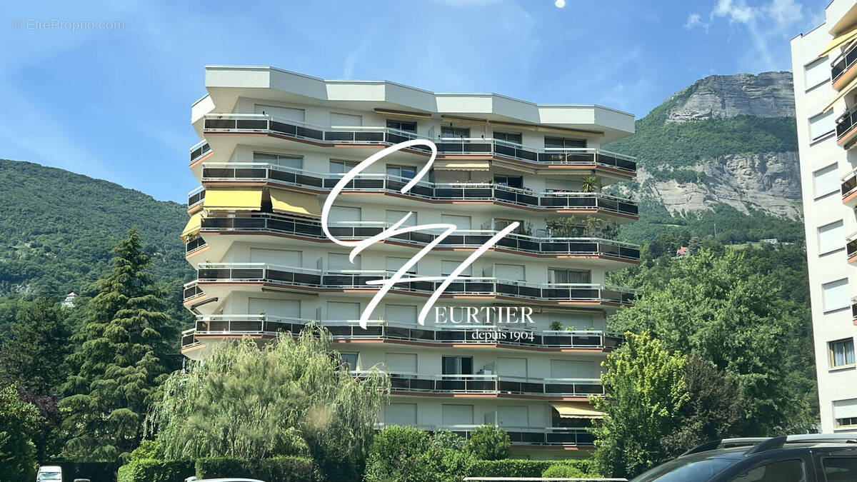 Appartement à MEYLAN