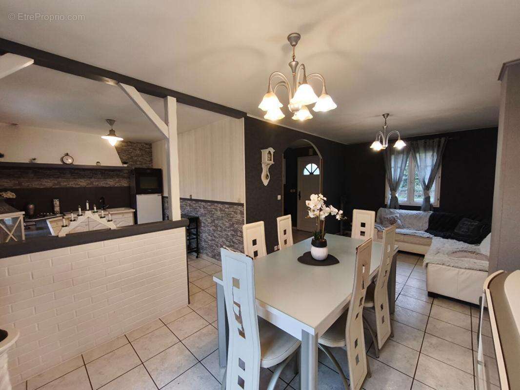 Maison à AMIGNY-ROUY