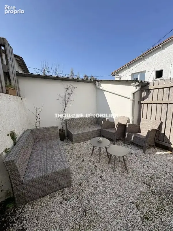 Appartement Vertou 2 pièce(s) 41.5 m2 + Cour + Garage rangement Proche bords de Sèvre. - photo 2
