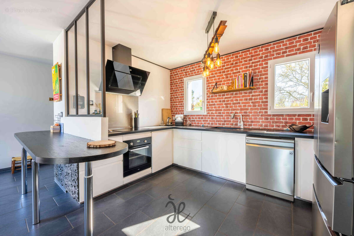 Maison 2020 - 105 m2 - 3 CH + Piscine + Atelier - photo 5