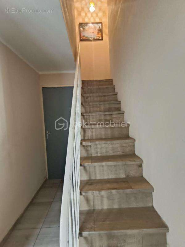 Maison de Ville de type 5 de 107 m2 avec Garage et Jardinet - photo 8
