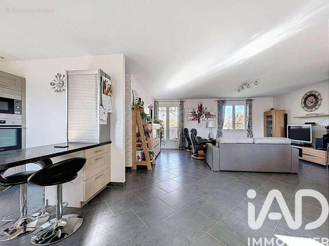 Photo 2 - Maison à CHARRON