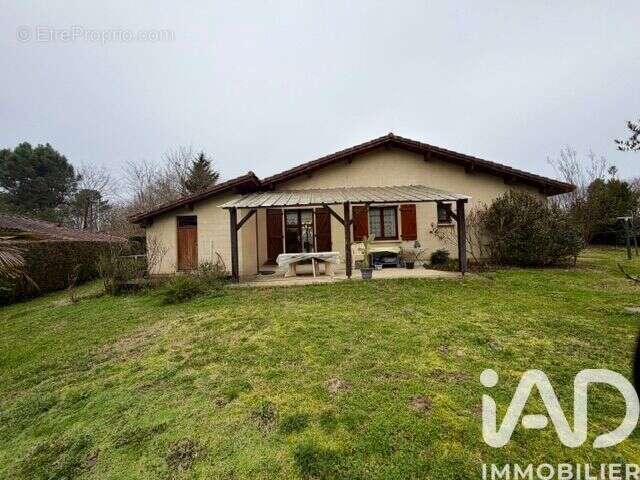 Photo 3 - Maison à SAINT-PIERRE-DU-MONT