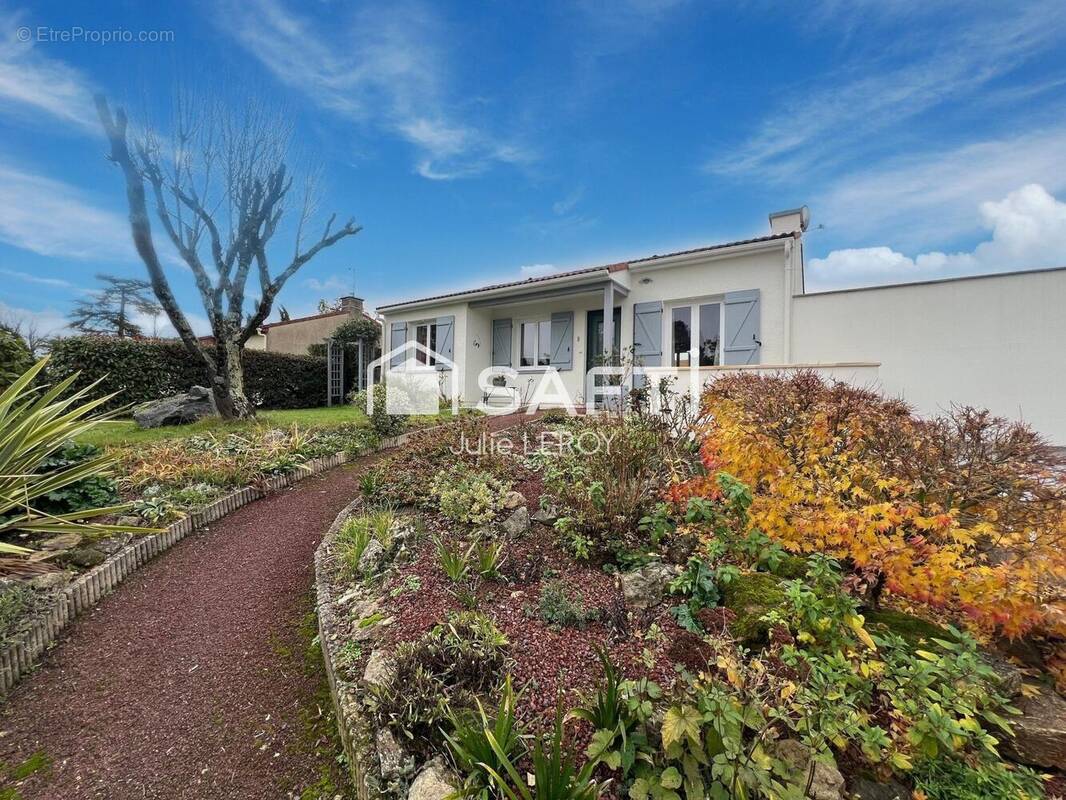 Photo 1 - Maison à MONNIERES