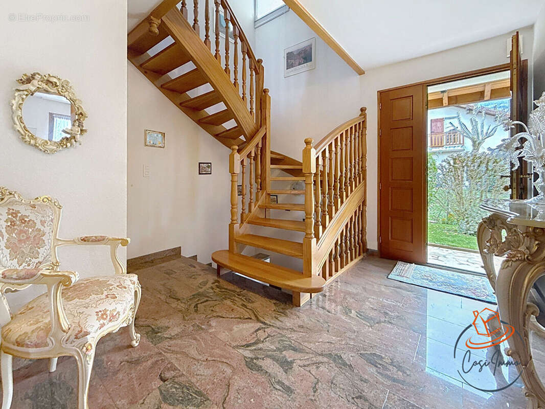 Maison à THOIRY